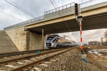 Kolejny zwrot w przetargu na Rail Baltikę w Polsce. Giganci wykluczeni przez KIO