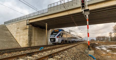 Kolejny zwrot w przetargu na Rail Baltikę w Polsce. Giganci wykluczeni przez KIO