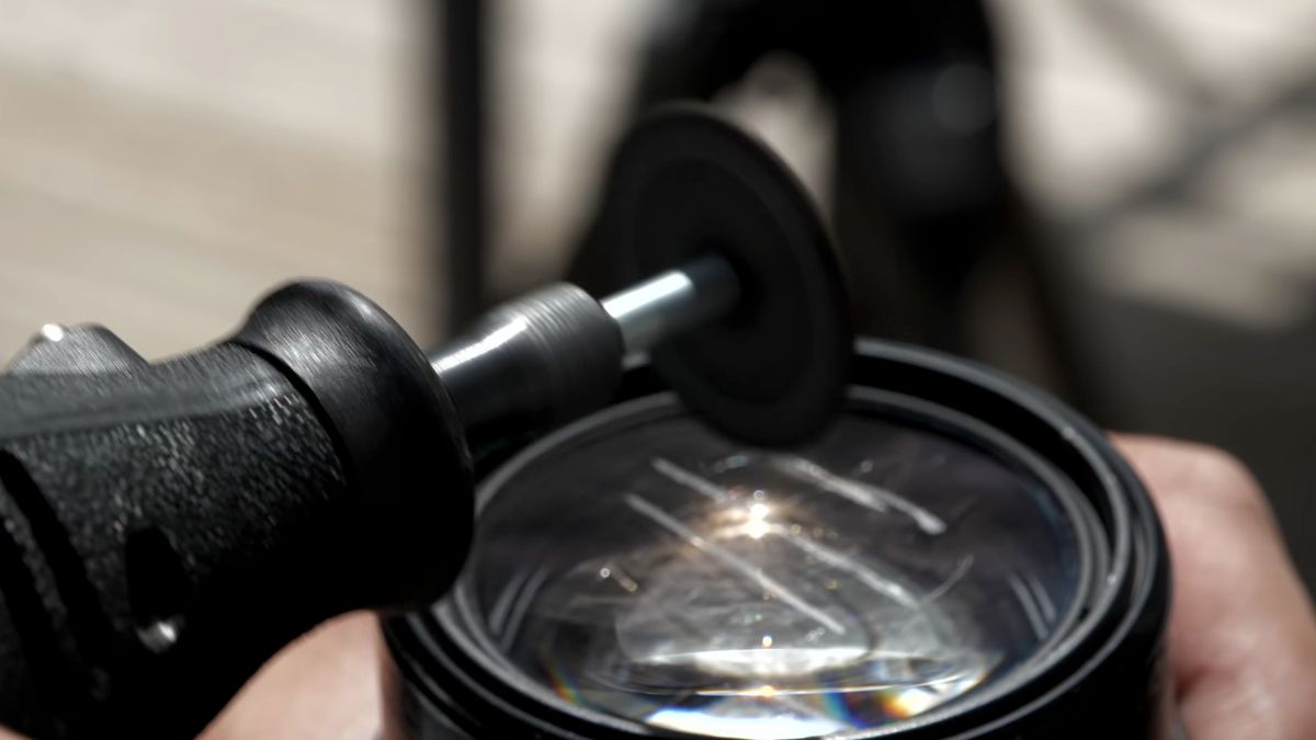 Zadrapania i zabrudzenia obiektywu. Jak wpływają na jakość obrazu? 1