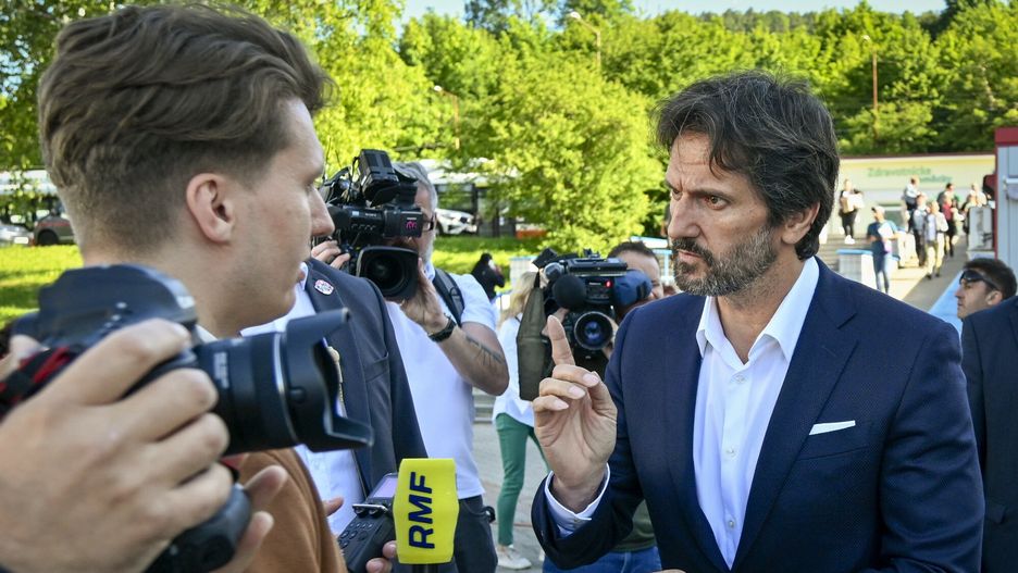 Temporary
Deputy Prime Minister and Defence Minister of Slovakia Robert Kalinak speaks to media outside the F. D. Roosevelt University Hospital, where Slovak Prime Minister Robert Fico, who was shot and injured, is treated in Banska Bystrica, central Slovakia, Thursday, May 16, 2024. Slovakia's populist Prime Minister Robert Fico was shot multiple times and gravely wounded Wednesday, but his deputy prime minister said he believed Fico would survive. (AP Photo/Denes Erdos)
Denes Erdos