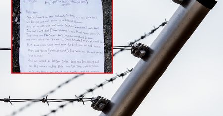 Znaleziono list w butelce. "Tu jest jak w więzieniu"