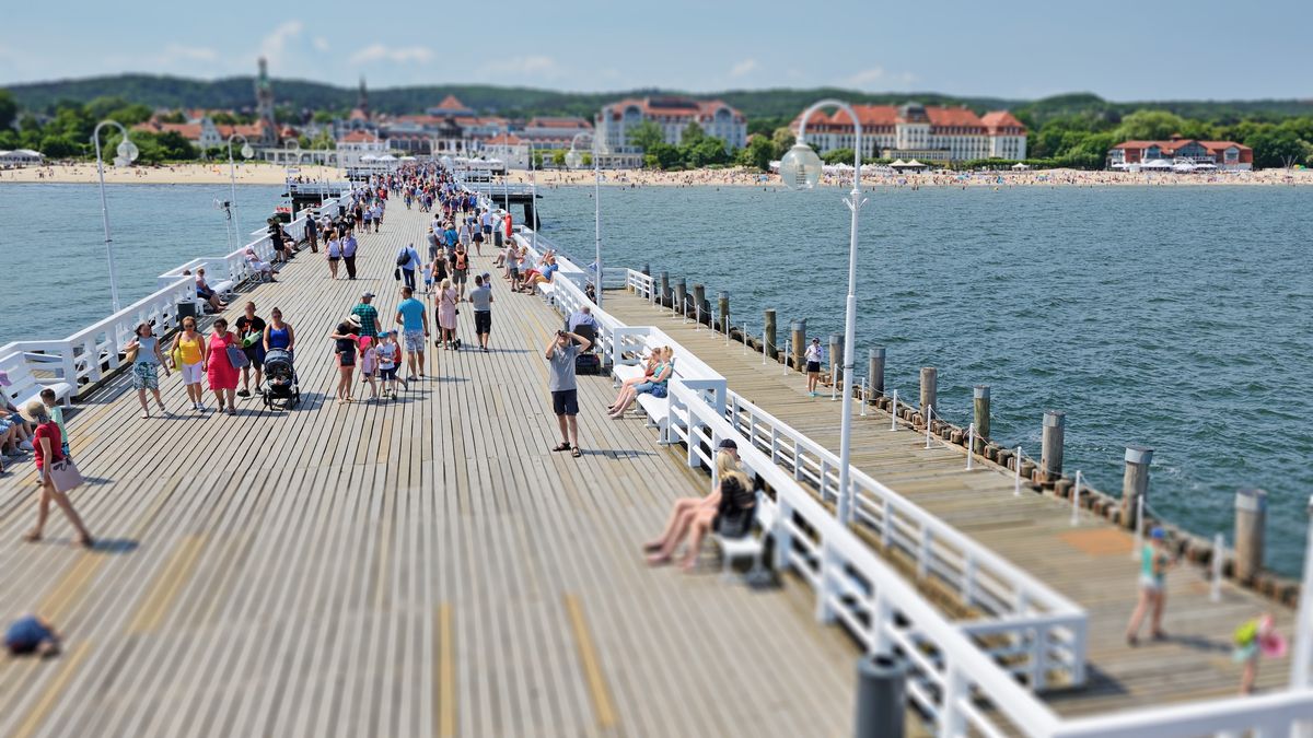 Pogoda Sopot molo wakacje morze turyści