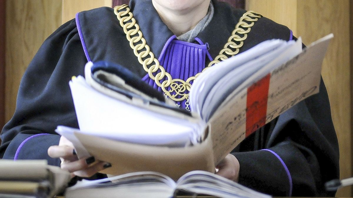 Reporter baza 2020-06-a
02.06.2017 Sad Rzeczypospolitej Polskiej. N/z sedzia. Wyrok. Fot. Piotr Kamionka/REPORTER
Piotr Kamionka/REPORTER