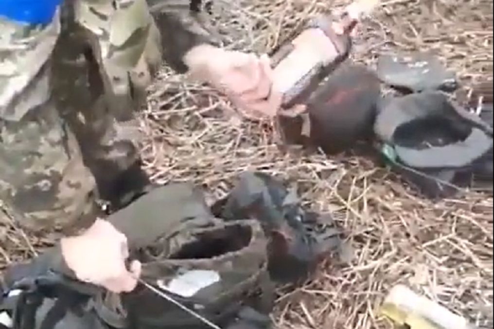 Rosyjscy żołnierze kradną na potęgę. Jedzenie, alkohol, a także komputery i hrywny.
