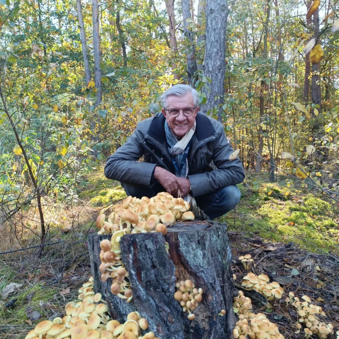 Zygmunt Chajzer dodał zdjęcie z grzybobrania