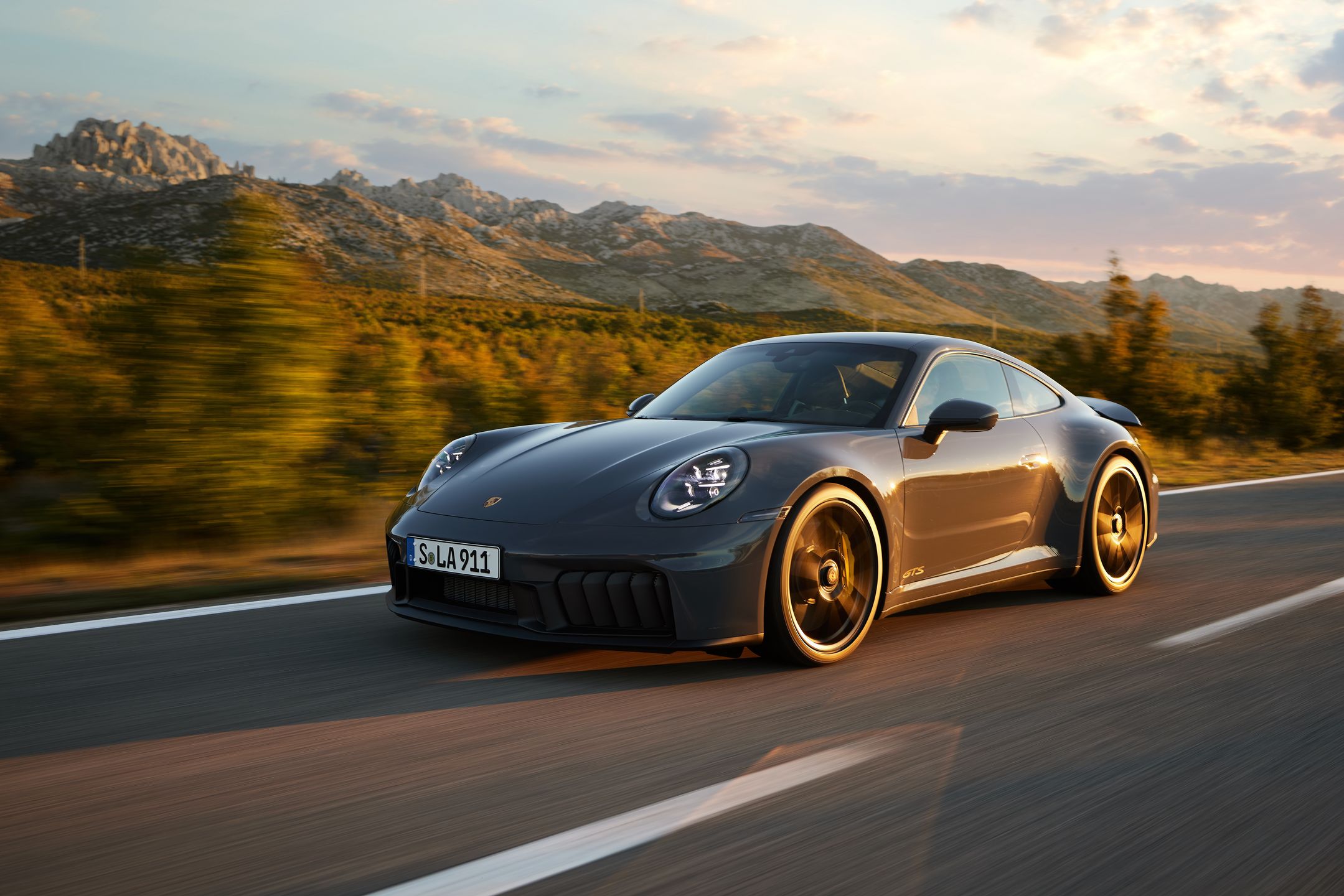 Nowe Porsche 911 Carrera GTS T-Hybrid 2024