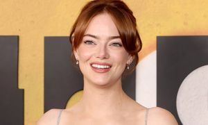 Zachwyciła na gali BAFTA 2026. Show skradło głębokie wycięcie w sukni