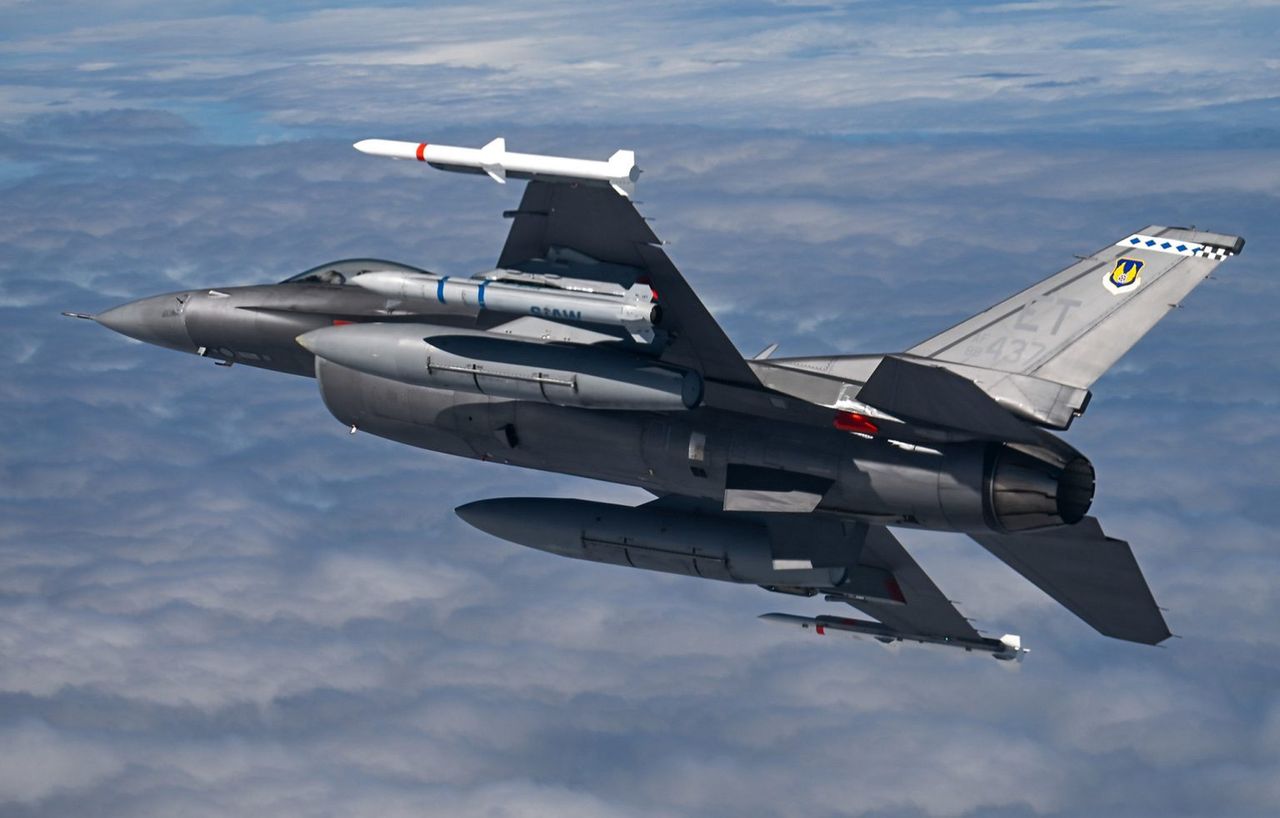 Americans test the SiAW missile.