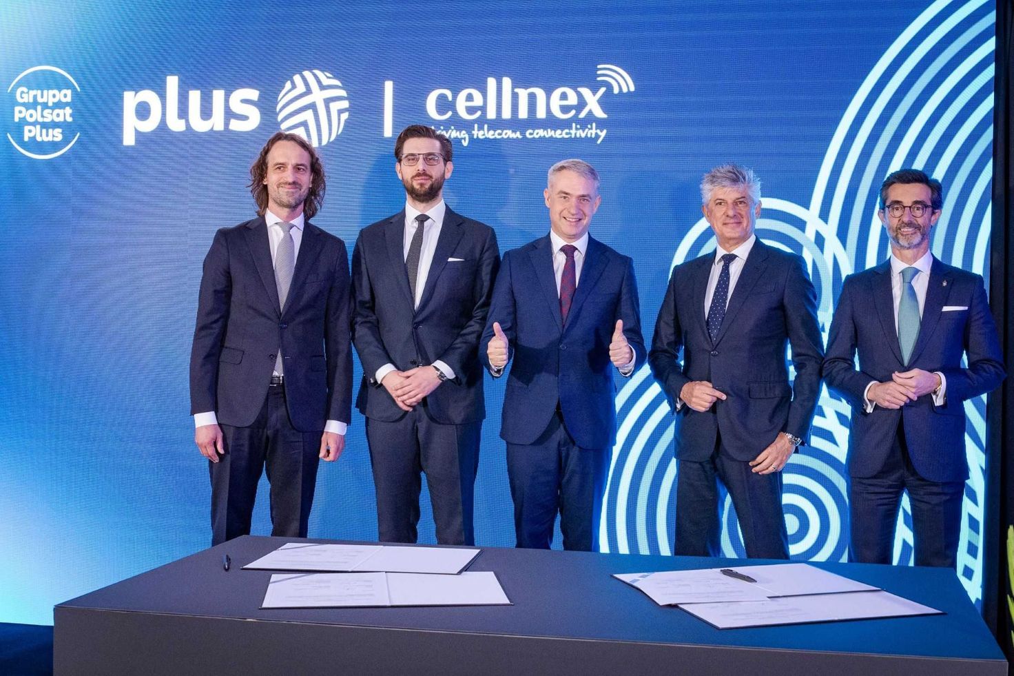 Polkomtel i Cellnex podpisały strategiczną umowę. Plus zyska nawet 5 tys. nowych lokalizacji