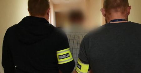 Wpadł do sklepu i zaatakował klienta siekierą! 60-latkowi grozi...