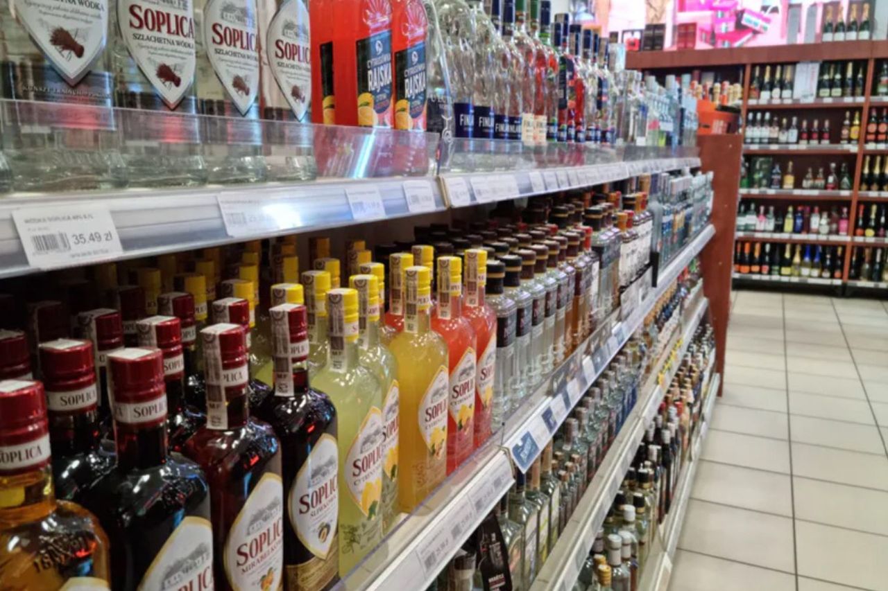 Wcale nie wódka. Naukowcy wskazali, co najbardziej szkodzi Polakom