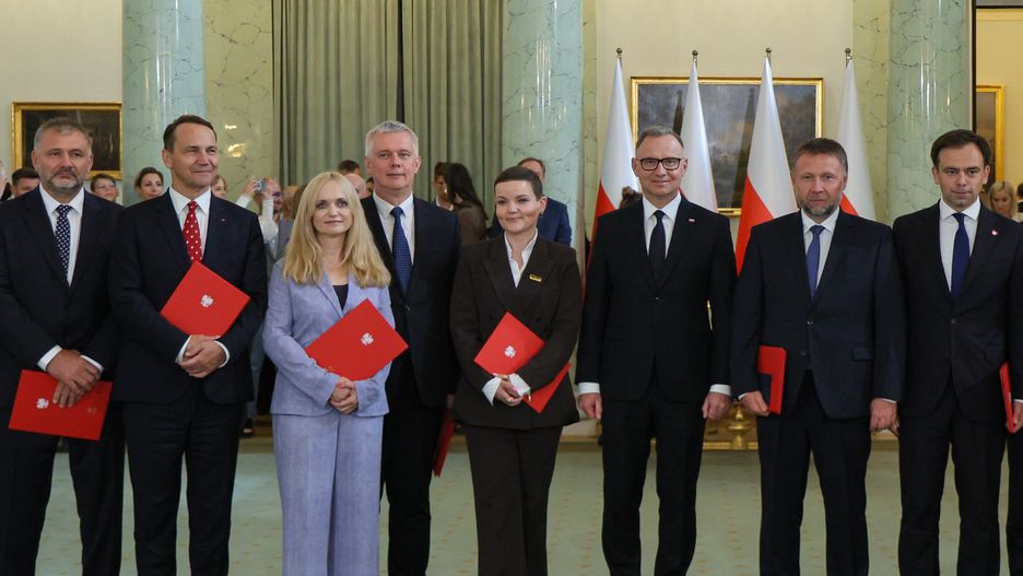 uczestnicy wydarzenia
Pawe� Supernak
gabinetu, pa�ac prezydencki, polityk, polityka, powo�ania, prezesa rady ministr�w, rady ministr�w, rekonstrukcja, rz�du Tuska, szef rz�du, szefa rz�du