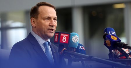Apel Sikorskiego do USA. Reaguje po nocnych wydarzeniach