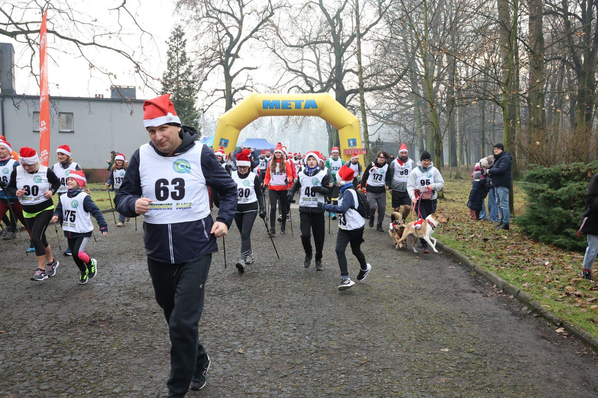 Bieg Mikołajów i Mikołajek