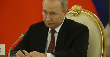 Putin podpisał dekret odwetowy. Dotyczy przemysłu paliwowo-energetycznego