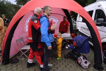 Bolechowo: Kąpiel w pianie i plecak ewakuacyjny. Piknik "Bezpieczni w powiecie poznańskim"