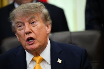 Trump przejmuje Księżyc. Tego wyścigu na skróty nie wygra