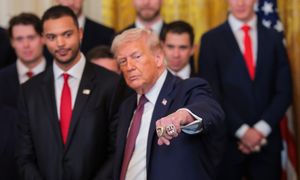 Ropa wyraźnie zmienia cenę. "Armada" płynie w stronę Iranu