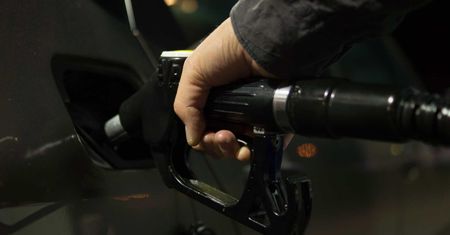 Tankujesz takie paliwo? Lepiej sprawdź, co cię czeka w 2023 roku