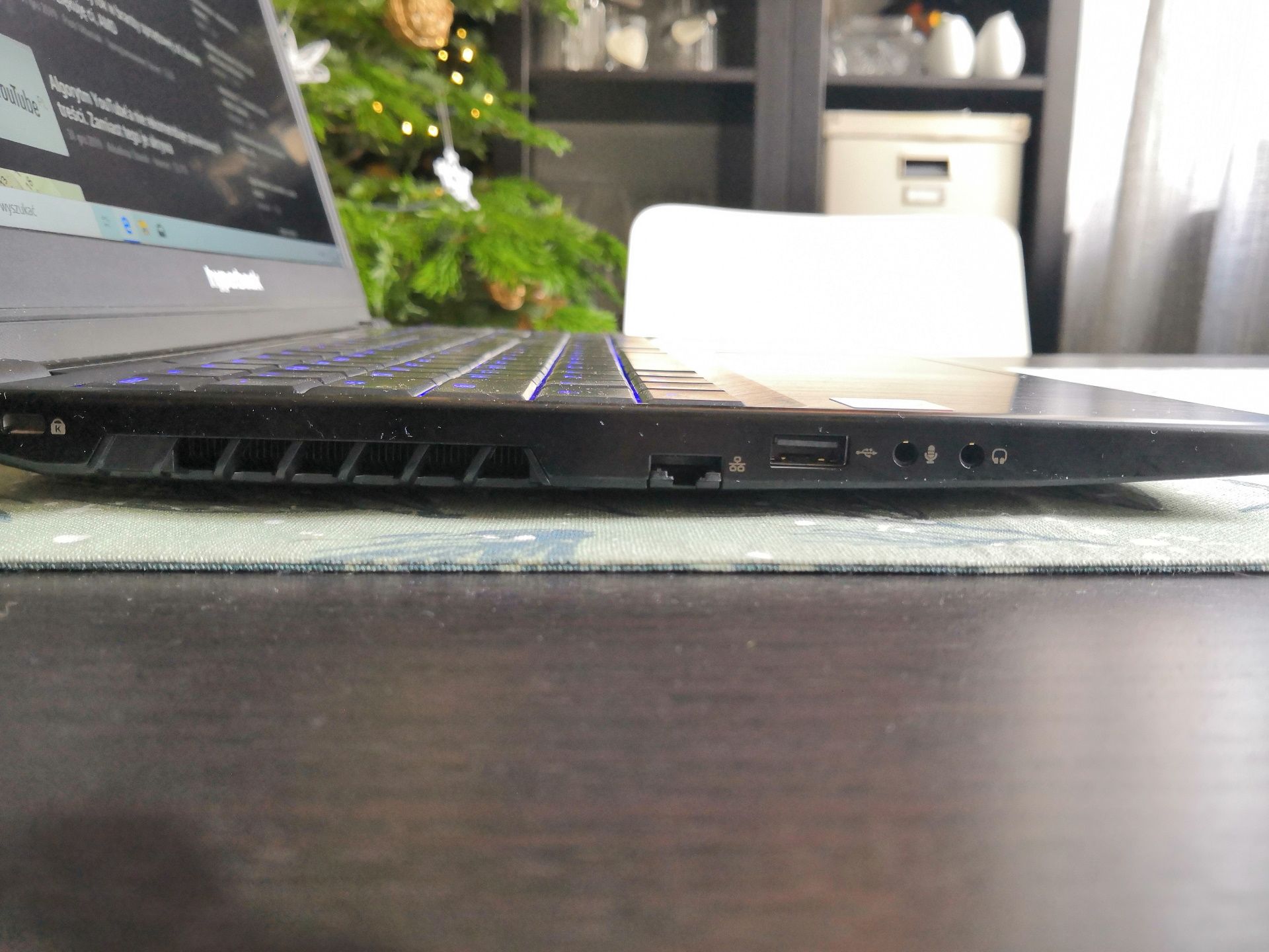 Hyperbook Pulsar Z15S: szybki aż pali się do roboty, momentami zbyt dosłownie (test) 4
