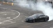 Japończycy driftują Teslą Model S [wideo]