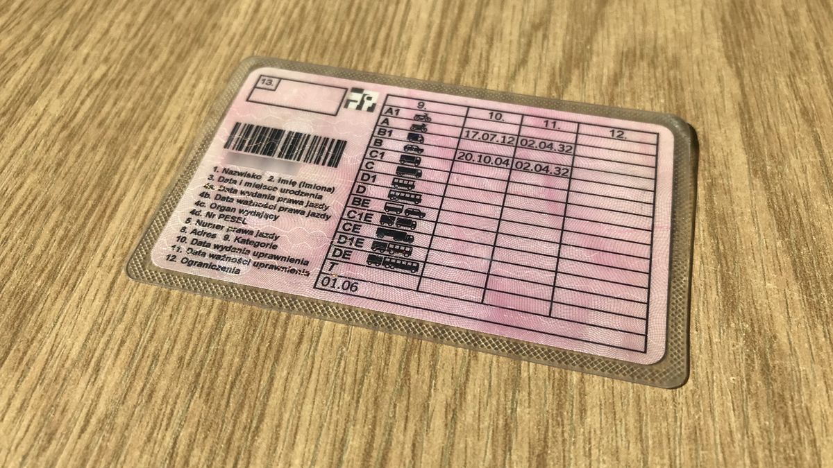 Policjant nigdy nie posiadał prawa jazdy 