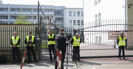 "Musieliśmy użyć siły". Władze Warszawy przejęły rosyjską szkołę
