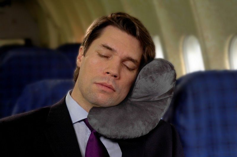 Myślisz, że masz wygodną poduszkę podróżną? Wypróbuj J-Pillow, najlepszy gadżet na drogę 2