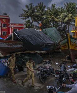 Potężny cyklon uderzy w wybrzeże. Indie i Pakistan ewakuują tysiące ludzi