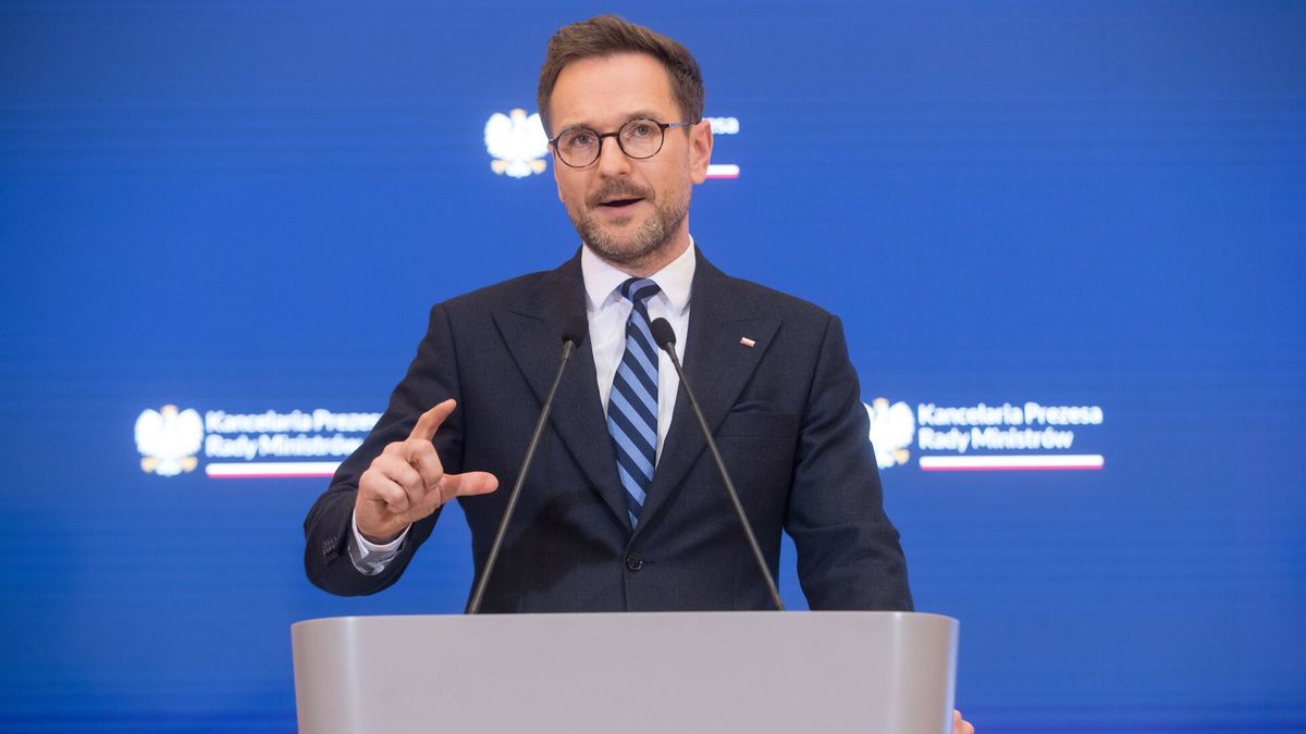 Konferencja prasowa w KPRM240.10.2023  Warszawa. Konferencja prasowa ministra rozwoju i technologii Waldemara Budy, rzecznika prasowego rzadu Piotra Mullera oraz sekretarza stanu w Ministerstwie Funduszy i Polityki Regionalnej Marcina Horaly. N/z Waldemar Budafot. Tomasz Jedrzejowski/REPORTERTomasz Jedrzejowski/REPORTER