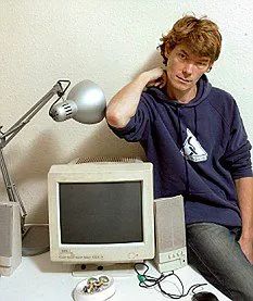 Gary i jego "zdezelowany" komputer