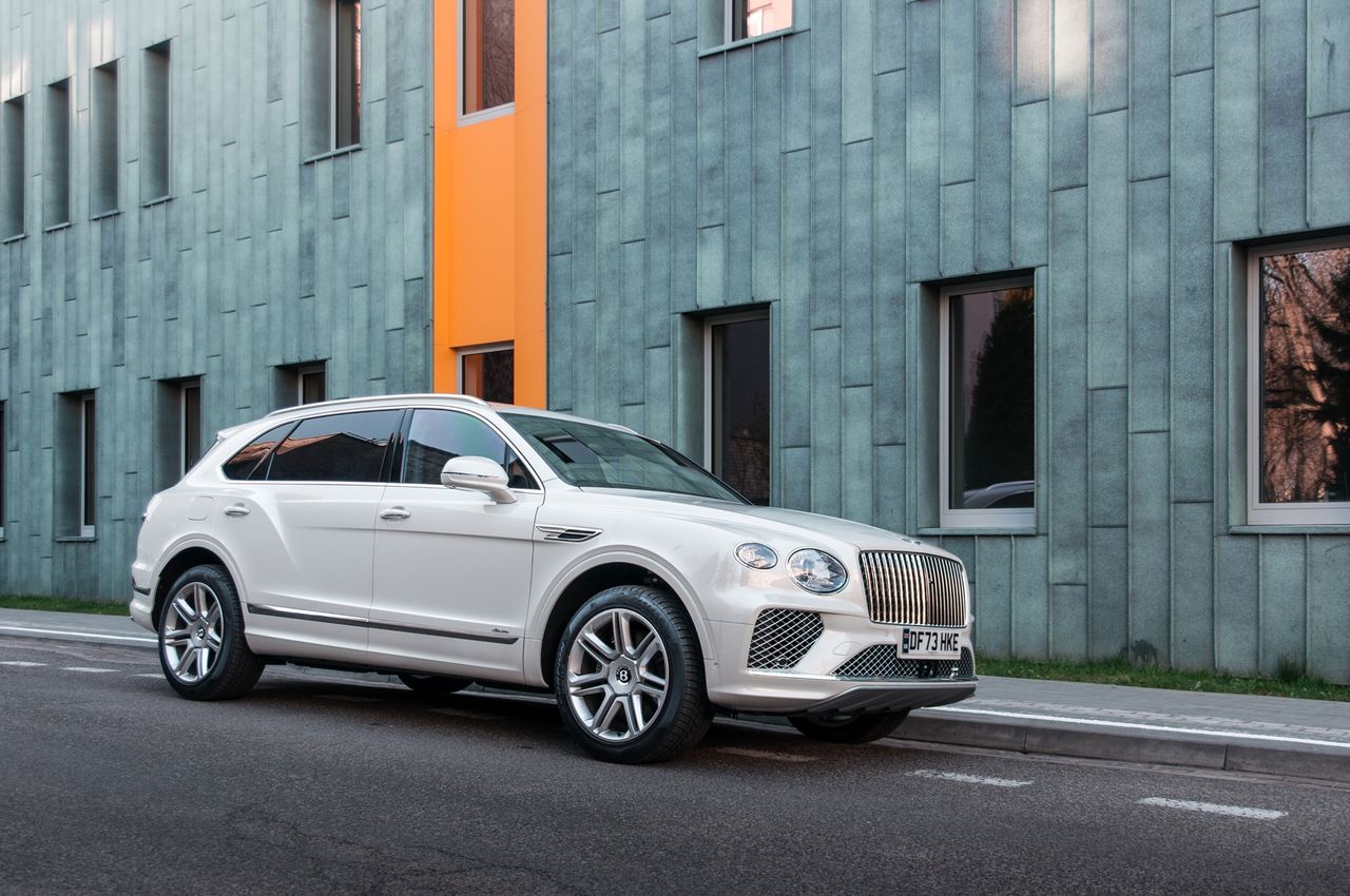 Bentey Bentayga EWB Azure