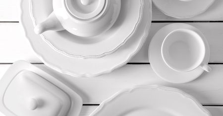 Jakie składniki są potrzebne do produkcji porcelany?