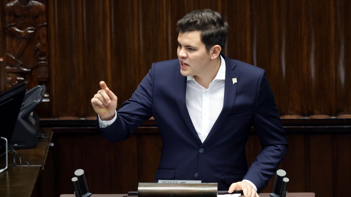 1 posiedzenie sejmu
29.11.2023  Warszawa . ul . Wiejska . Budynek Sejmu , Szosty dzien obrad plenarnych 1 posiedzenia sejmu . Glosowania i debata o najnizszych placach w sluzbie zdrowia . Adam Gomola . 
Fot . Kuba Atys / Agencja Wyborcza.pl
Fot. Kuba Atys / Agencja Wyborcza.pl
sejm, obrady, /FR/