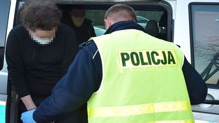 Wstrząsająca zbrodnia w Suchym Dworze. 18-latek zabił rodziców. Jest wyrok