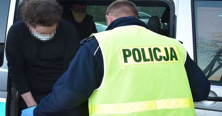 Wstrząsająca zbrodnia w Suchym Dworze. 18-latek zabił rodziców. Jest wyrok