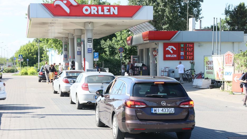 Akcja Blokujemy Orlen
Fot. Wojciech Olkusnik/East News, Warszawa, 11.06.2022. Ogolnopolska akcja "Blokujemy Orlen". W protescie przeciwko wysokim cenom benzyny kierowcy zaplanowali blokade ponad 100 stacji benzynowych w Polsce. N/z stacja przy ul. Jagiellonskiej.
Wojciech Olkusnik