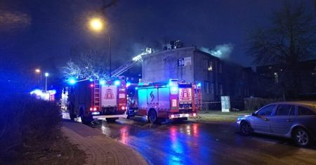 Milion złotych strat po pożarze budynku mieszkalnego przy ul. Wrońskiej