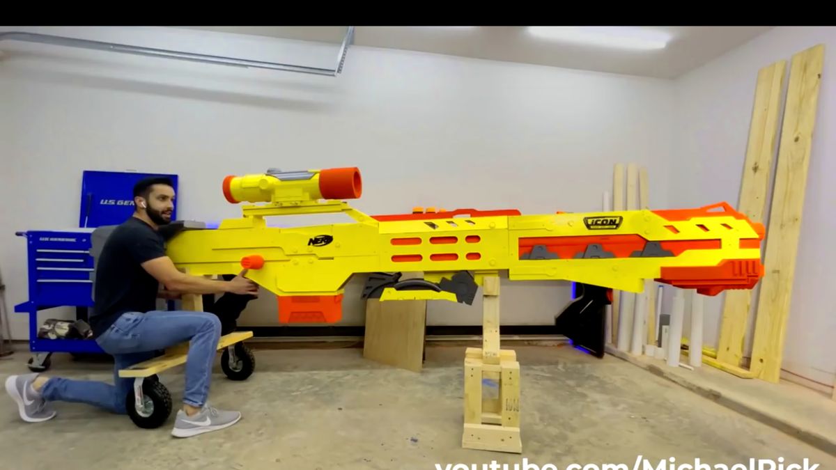 Zawsze o tym marzyłeś. Ogromny NERF GUN zbudowany z użyciem Arduino 1