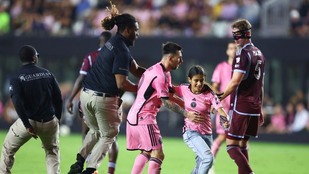 Na zdjęciu: Lionel Messi i jego 13-letnia fanka