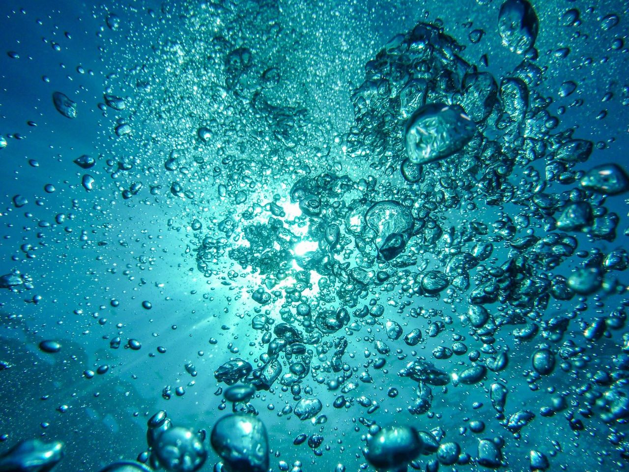 Podziemne oceany kluczem do zaludnienia innego świata - Kosmiczne oceany mogą być miejscem sprzyjającym rozwojowi życia