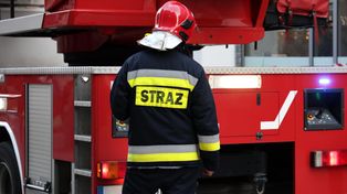 W Skarżysku mężczyzna nadział się na ogrodzenie. Strażacy w akcji
