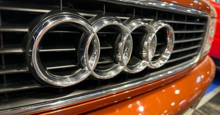 Audi za 130 tys. zł okazało się "wrakiem". Senior kupił auto w salonie