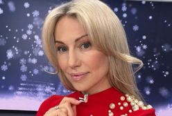 Pokazała ekran laptopa. Wiemy, co teraz ogląda. Kolejny raz