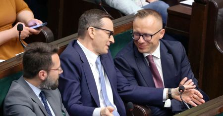 "Proszę napisać, że mu zazdroszczę". Glapiński przygarnia Sobonia na "złoty jacht" w NBP. Reakcje zaskakują