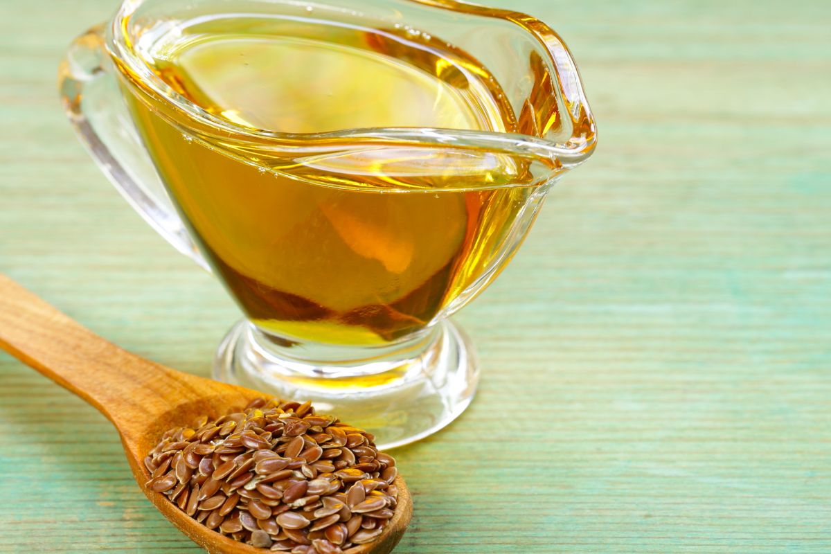 Linseed oil is a source of valuable healthy fats.