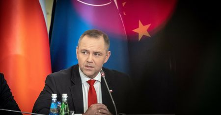 Niemiecki poseł przed wizytą Nawrockiego. Tak mówi o reparacjach