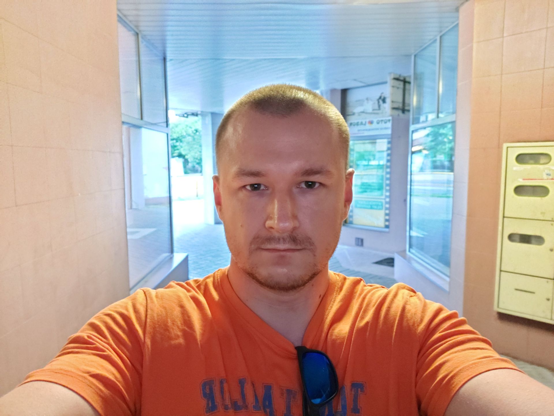 Samsung Galaxy A80 kontra przedni aparat Galaxy S10. Czy obracana kamera ma sens? 10