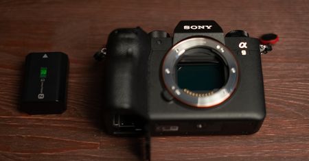 Sony patentuje obiektyw, który pozwoli wyostrzyć po zrobieniu zdjęcia