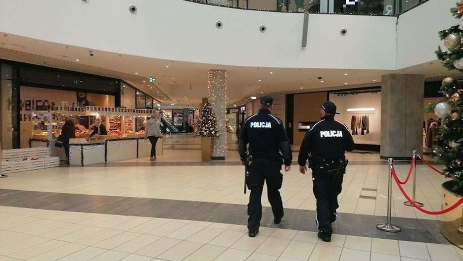 policja kontrola galeria handlowa koronawirus pandemia